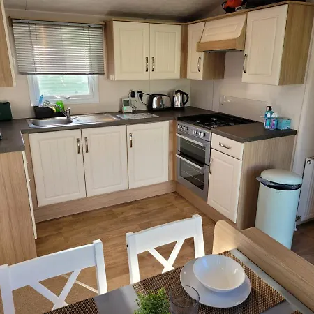 Lovely Static Caravan At Billing Aquadrome Northampton Exterior photo