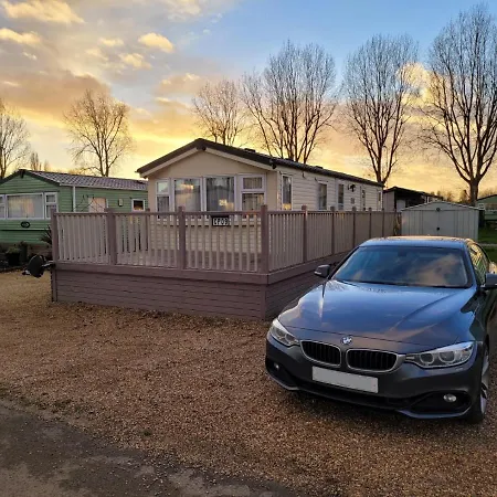 Lovely Static Caravan At Billing Aquadrome Northampton Exterior photo