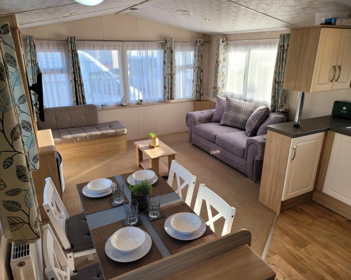 Lovely Static Caravan At Billing Aquadrome * Northampton