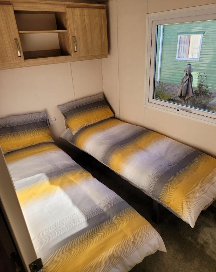 Lovely Static Caravan At Billing Aquadrome *